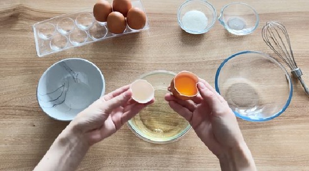 How Long to Beat Egg White for Stiff Peaks